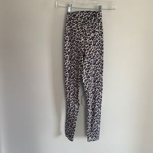 Cheetah crossover leggings!!